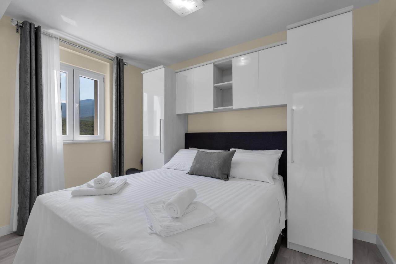Apartments White House Rastovac Zagvozd Екстер'єр фото